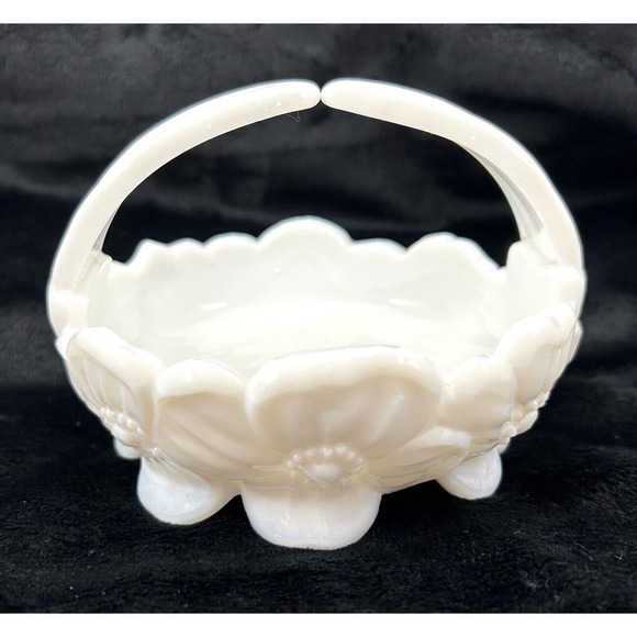 Vintage Westmoreland Milk Glass Split Handle Pansy Basket Candy Dish Trinket MCM - Picture 2 of 11